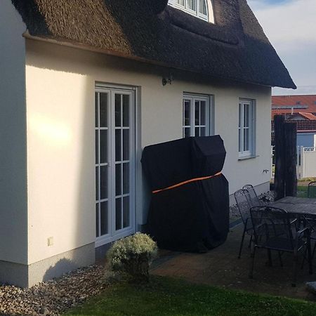 Reetdachhaus Mit Eigenem Strandkorb In Wohlenberg An Der Ostsee Exteriör bild