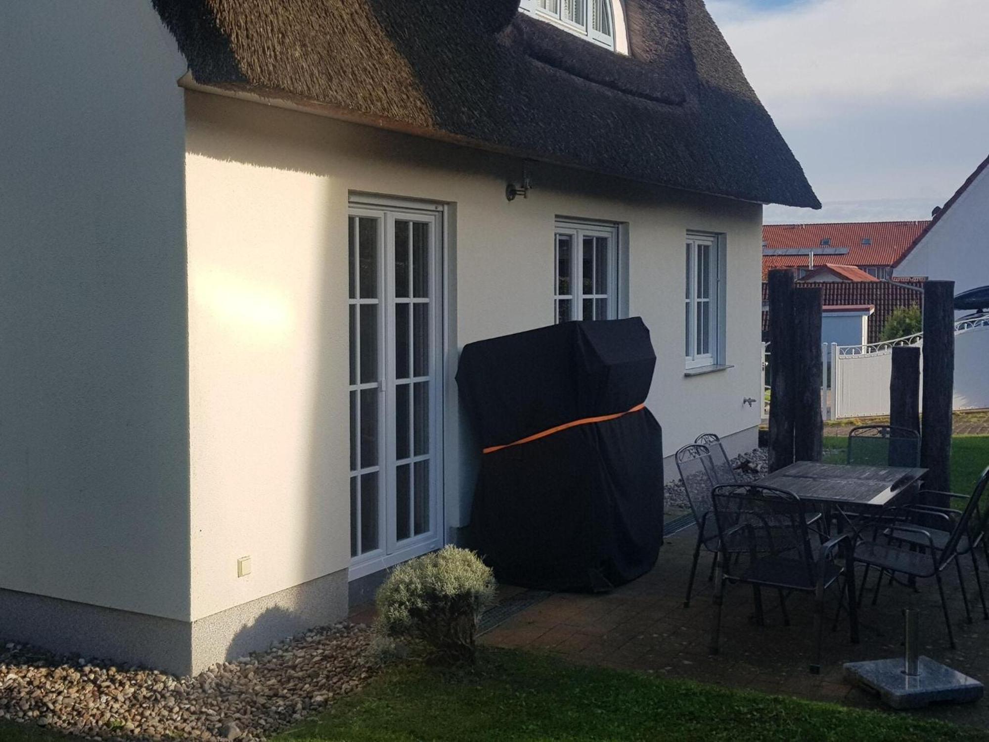 Reetdachhaus Mit Eigenem Strandkorb In Wohlenberg An Der Ostsee Exteriör bild